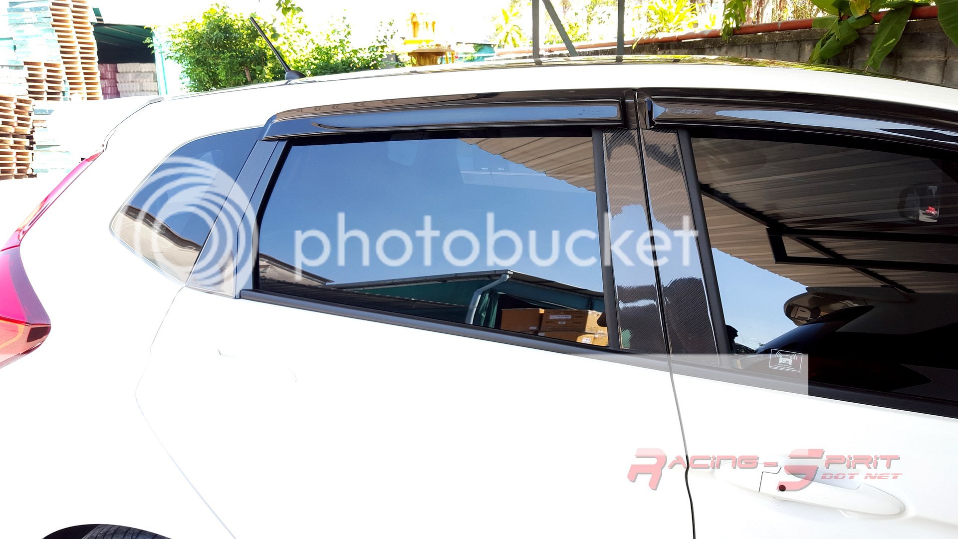 What is a B pillar on a car?