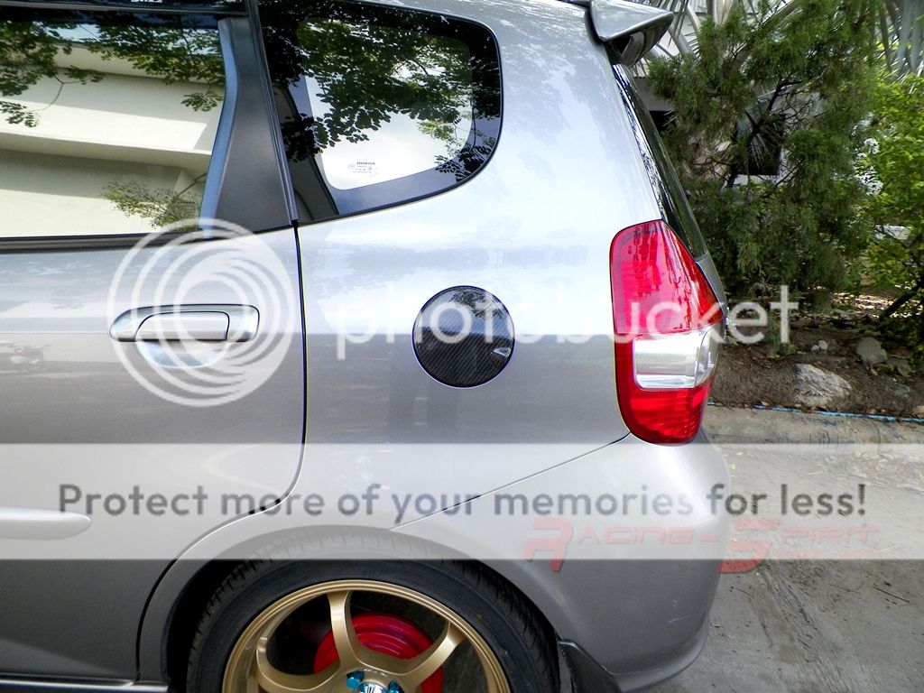 3D GLOSSY REAL TWILL CARBON FIBER FUEL DOOR LID COVER FOR 01-07 HONDA FIT GD JDM